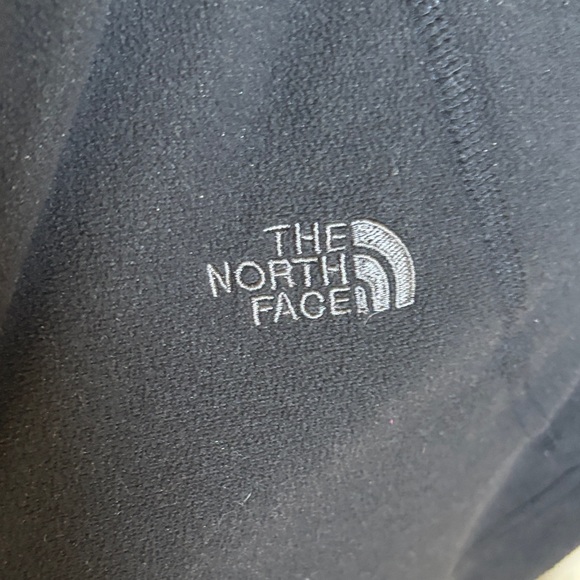 The North Face Women’s Classic Black Zip-Up Jacket - Picture 5 of 6